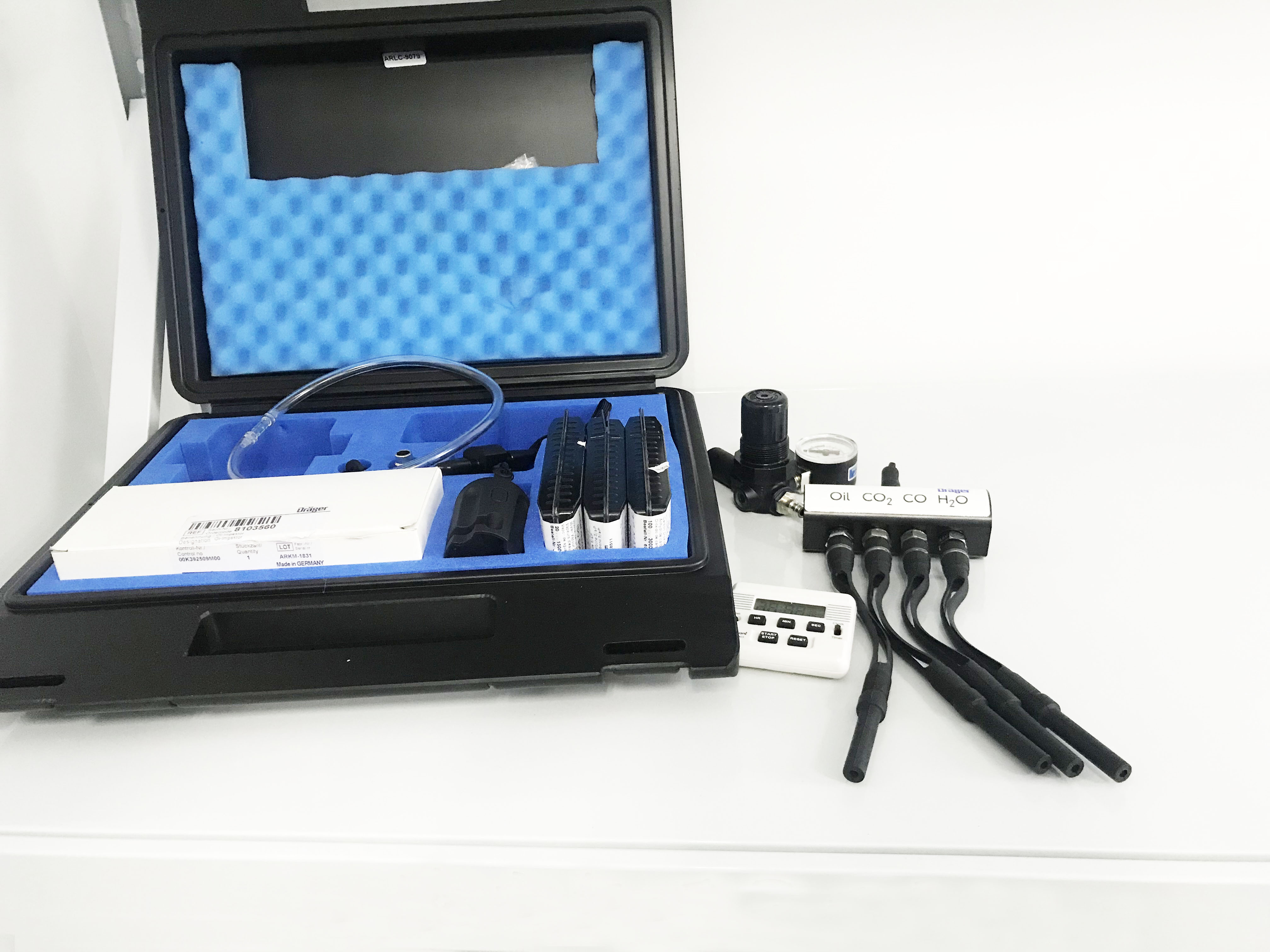 ���s�՚��|���z�y�x